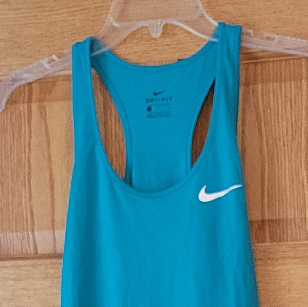Nike Tank Top - Picture 2 of 4
